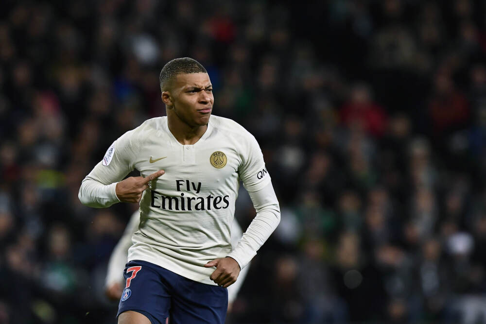 新鸿基地产涨近6% 机构料新增土地储备有望增厚公司盈利 香港楼价或将进入上升周期